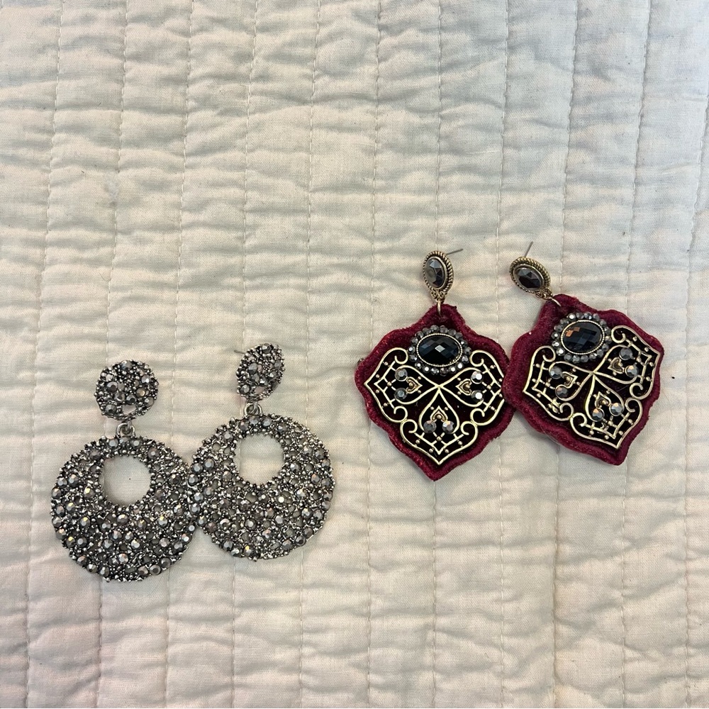 Earrings bundle of two